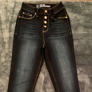 No Boundaries High Rise Sculpting Skinny Jeans